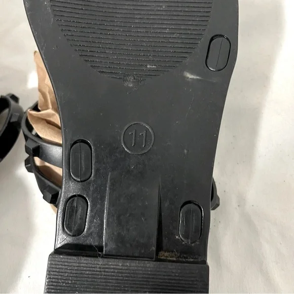 Women’s Chic Size 11 Black Strappy Casual Studded Slip On Sandals Everyday - Picture 6 of 8